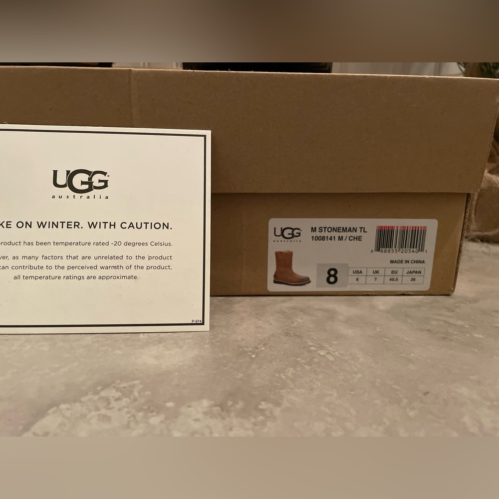 Men Sz.8 UGG boots